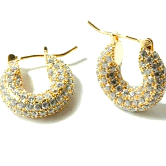 Elegant small pave mini hoop huggies - Picture 2 of 7